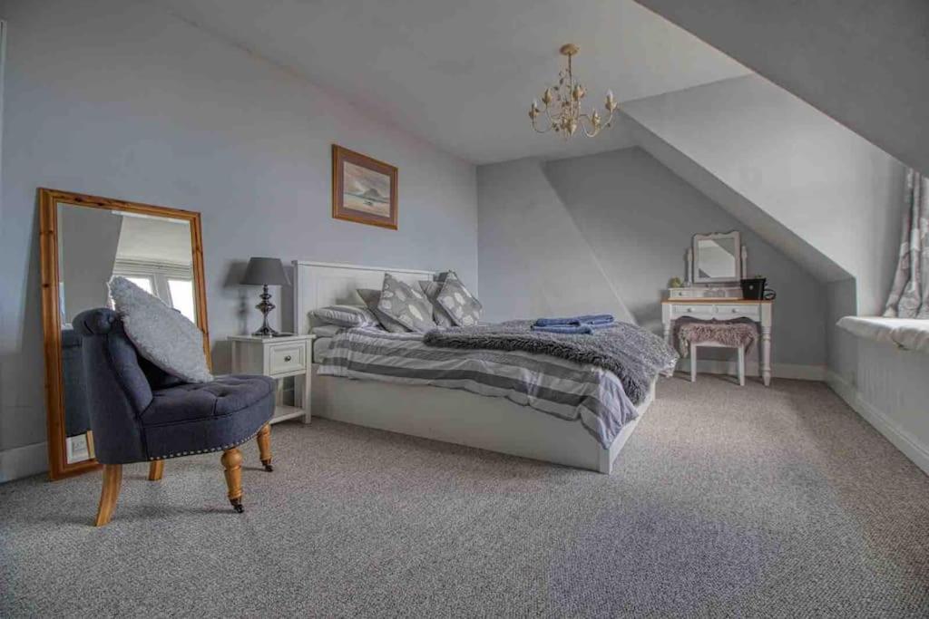 Large Character Home, Hot Tub, Beach 5 Min Walk Gorleston-On-Sea Exterior photo