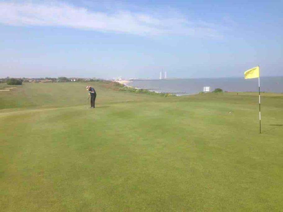 Large Character Home, Hot Tub, Beach 5 Min Walk Gorleston-On-Sea Exterior photo