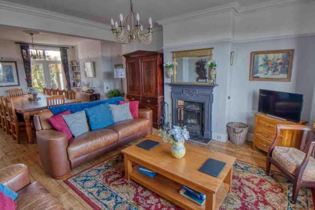 Large Character Home, Hot Tub, Beach 5 Min Walk Gorleston-On-Sea Exterior photo
