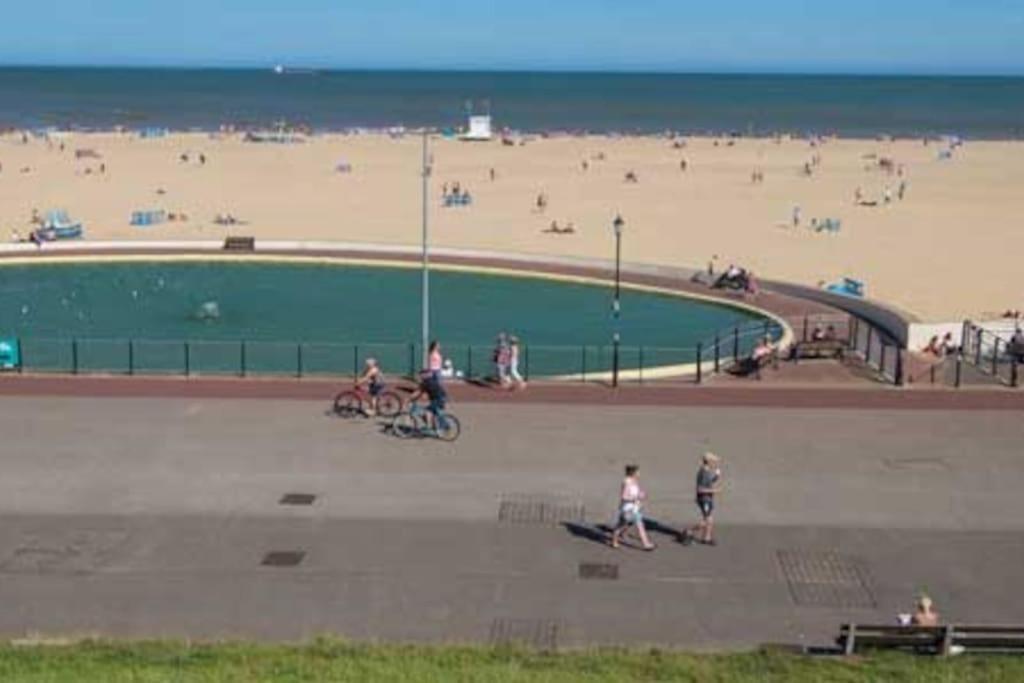 Large Character Home, Hot Tub, Beach 5 Min Walk Gorleston-On-Sea Exterior photo